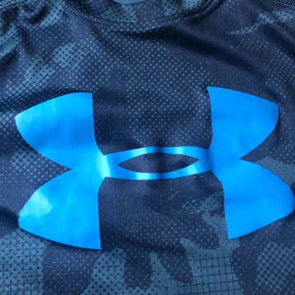 Boys Under Armour t-shirt - Picture 2 of 3